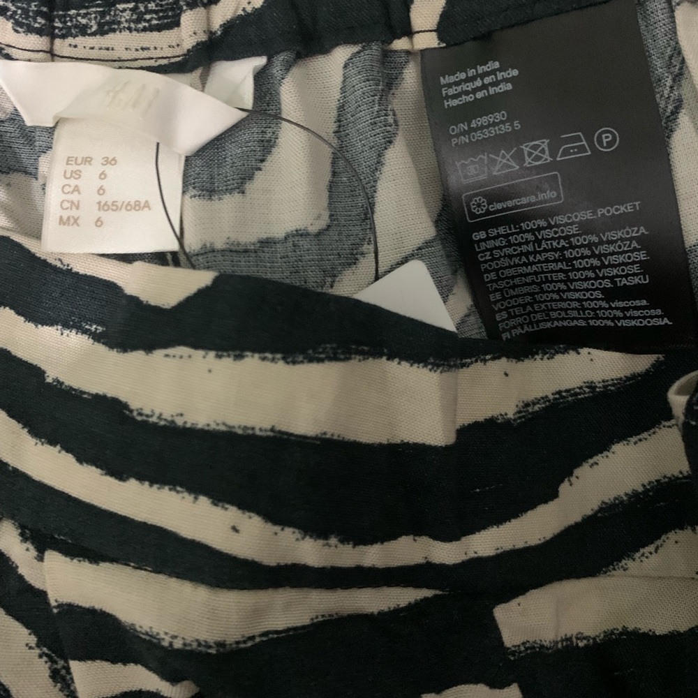 H&M shorts high rise *Fixed Price* - Picture 4 of 5